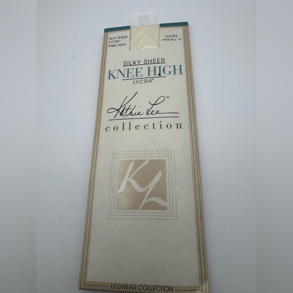 NWT Kathie Lee Legwear Collection Silky Sheer Lycra Ivory  Knee High 8 1/2 To 11 - Picture 1 of 7
